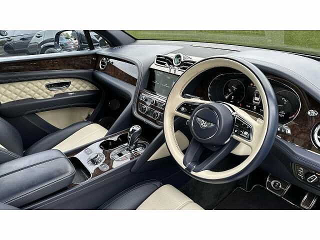 13:Bentley Bentayga First Edition V8, SUV, Dark Sapphire, Bentley Essex (Chelmsford)