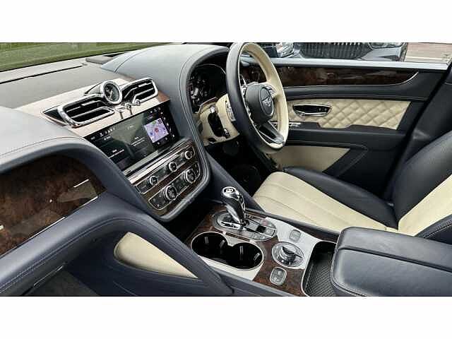 1:Bentley Bentayga First Edition V8, SUV, Dark Sapphire, Bentley Essex (Chelmsford)