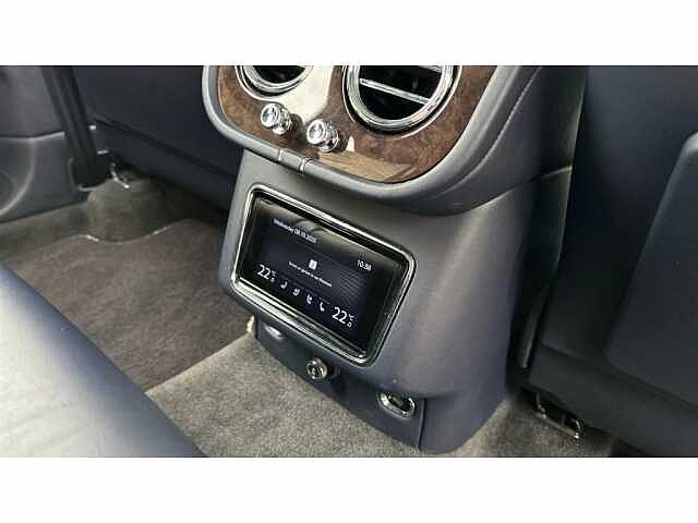 16:Bentley Bentayga First Edition V8, SUV, Dark Sapphire, Bentley Essex (Chelmsford)